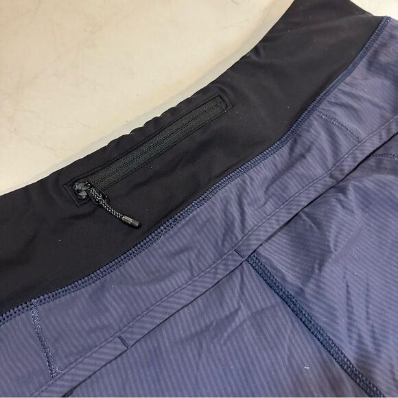 Lululemon | size 8 Speed Up Low-Rise Lined Short 2.5" - Picture 3 of 6